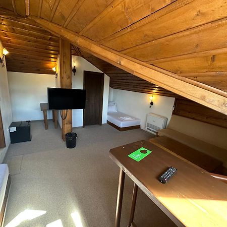 Hotel Leshten Zewnętrze zdjęcie
