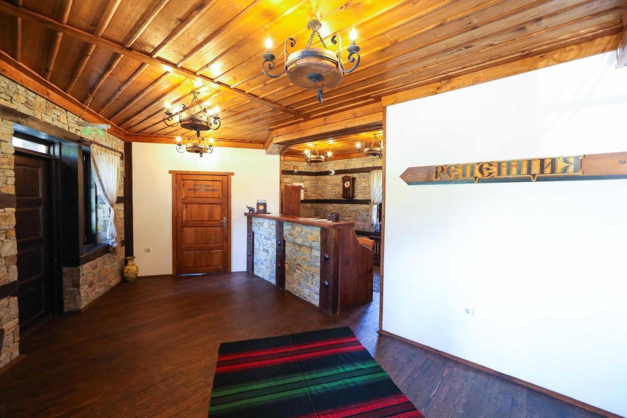 Hotel Leshten Zewnętrze zdjęcie