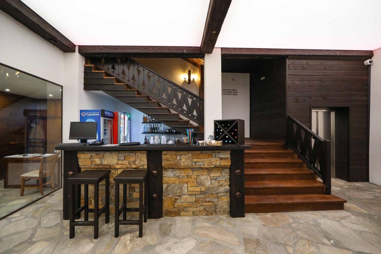 Hotel Leshten Zewnętrze zdjęcie