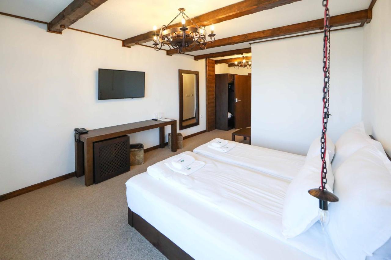 Hotel Leshten Zewnętrze zdjęcie