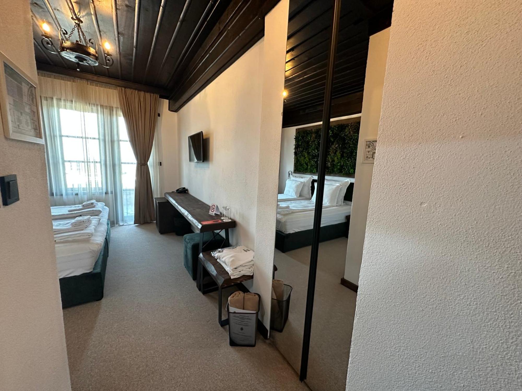 Hotel Leshten Zewnętrze zdjęcie