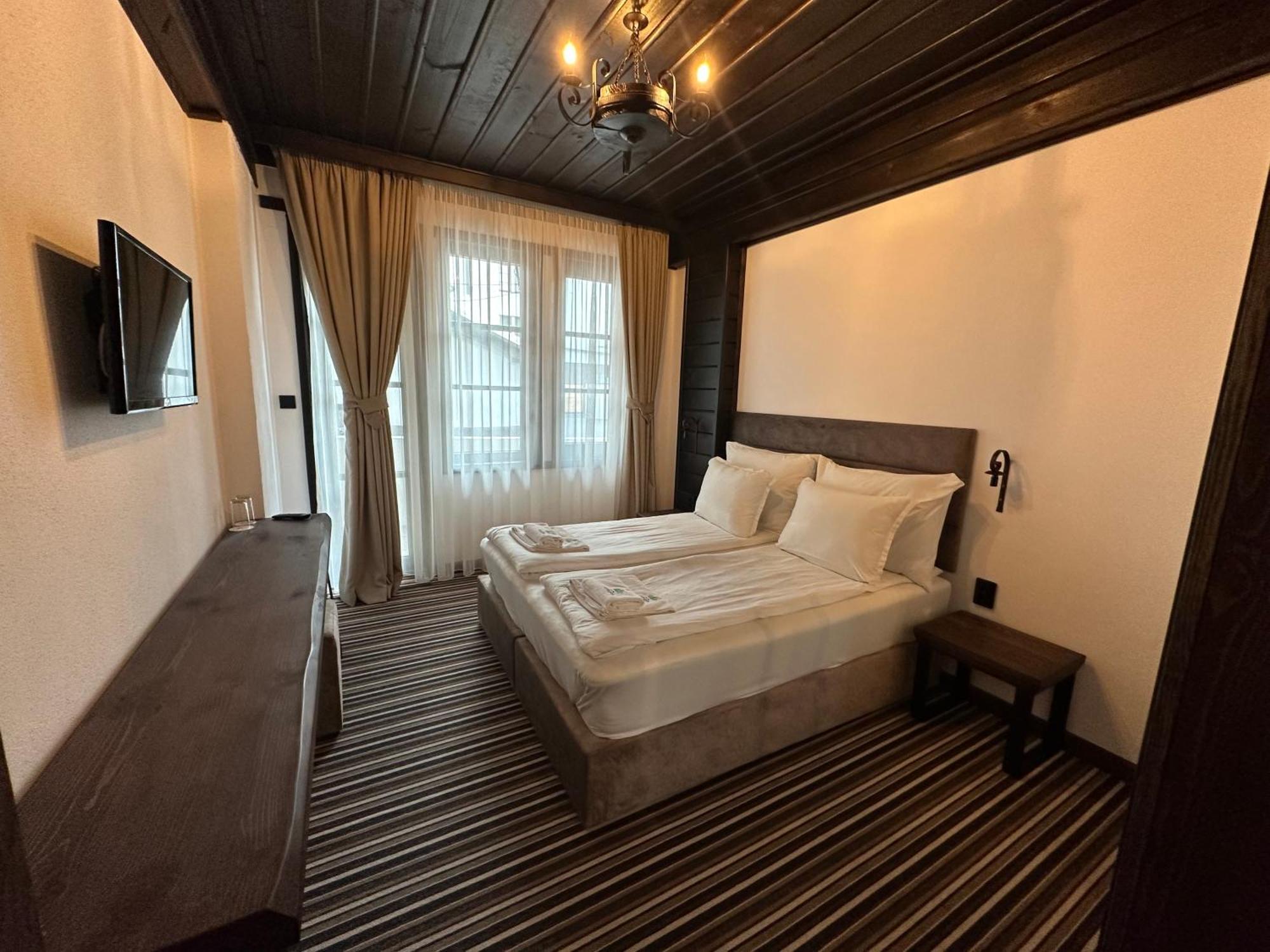 Hotel Leshten Zewnętrze zdjęcie