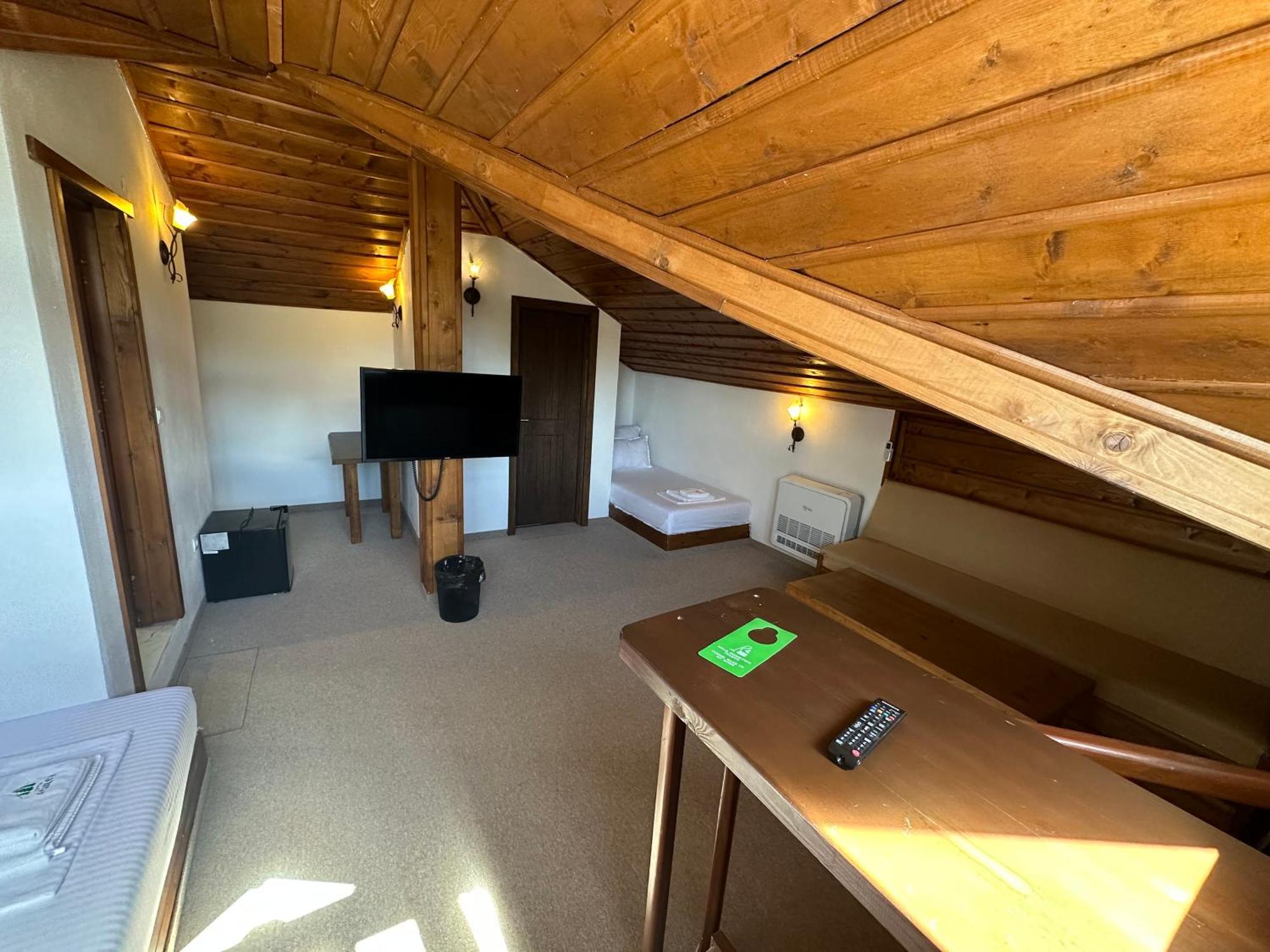 Hotel Leshten Zewnętrze zdjęcie