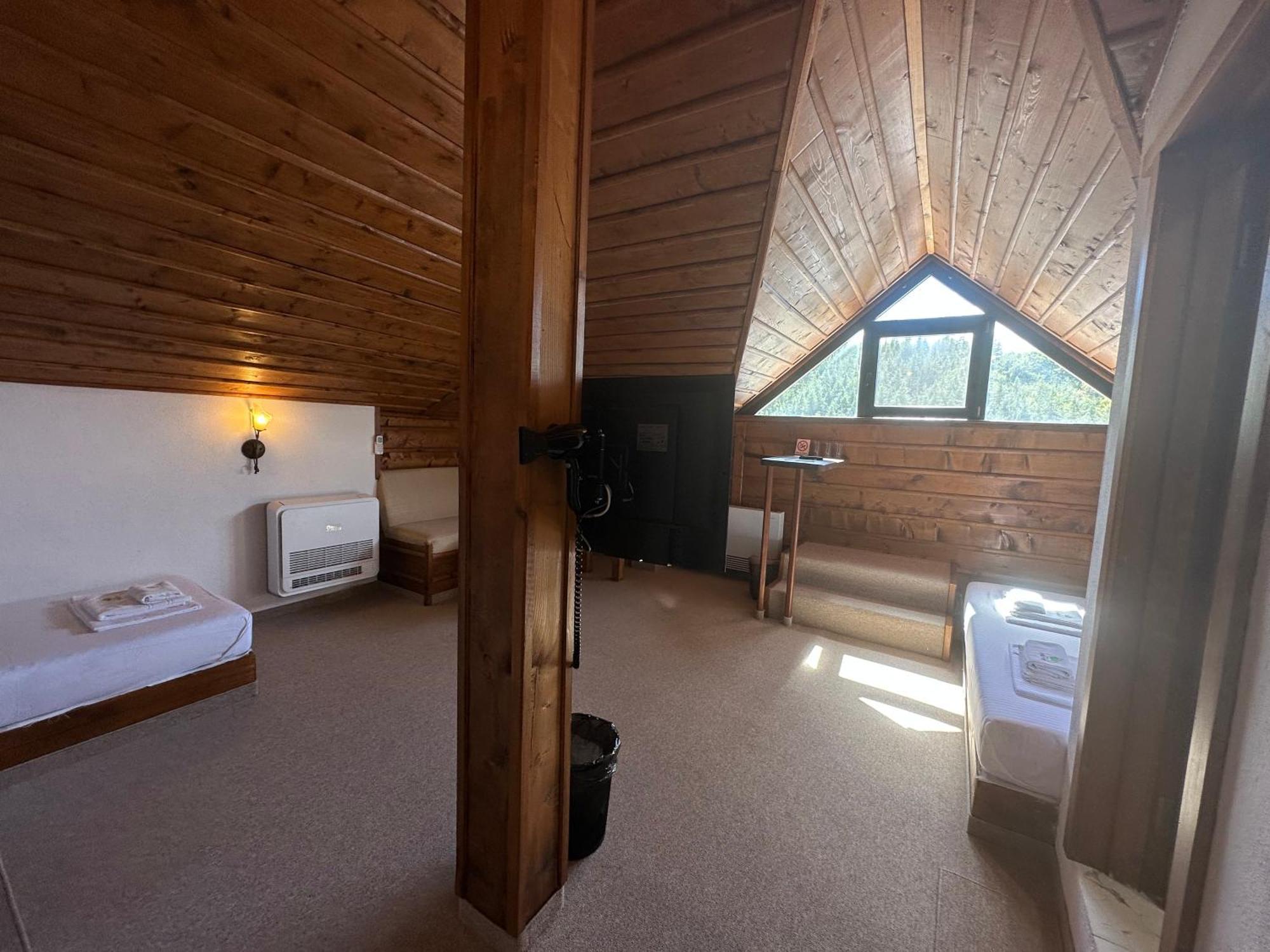 Hotel Leshten Zewnętrze zdjęcie
